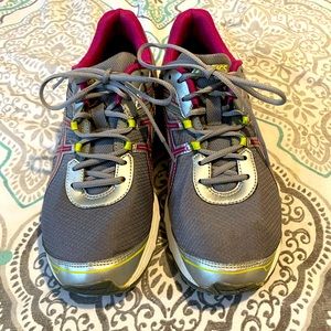 ASICS gel size 10.5 sneakers Gray & Pink